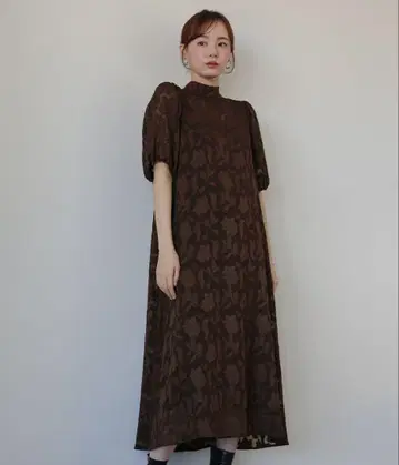 J by blue 이너 포함 백 리본 자카드 드레스