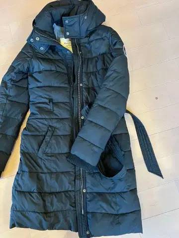 Abercrombie & Fitch 블랙 다운 코트