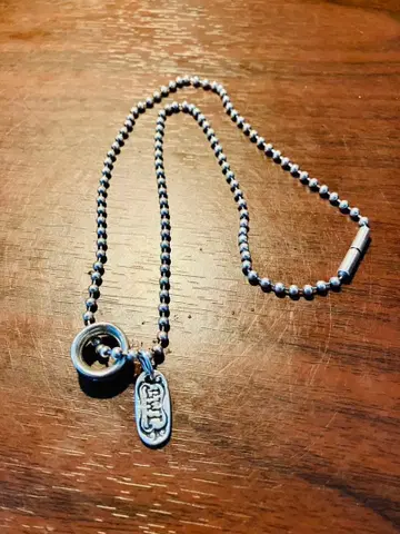 빌 월 레더의 목걸이