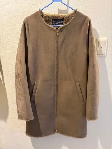 어반 리서치 페 무스탕 코트