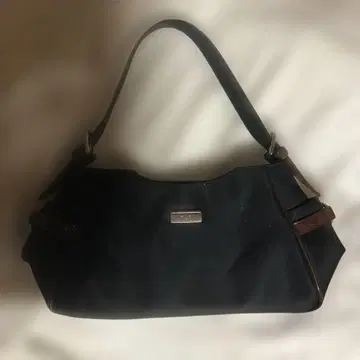 블랙 캔버스 숄더백