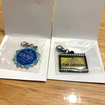 [ 미사용 새상품 ] 미세스 그린애플 영화 랜덤 메탈 참 D E