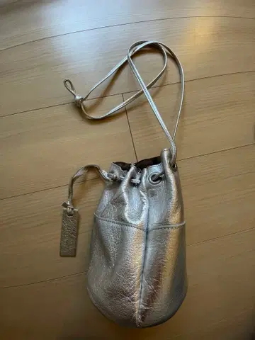 MARCO MASI 실버 버킷형 숄더백