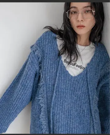 LOWRYSFARM 프린지 장식 블루 니트 스웨터 앞뒤 2way