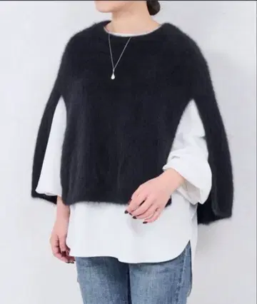 비어즐리 퍼 니트 판초 블랙