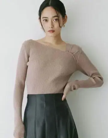 lagunamoon 비대칭 턱 니트 풀오버 핑크