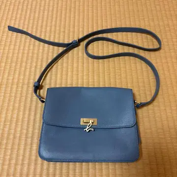 agnes b. 에네스베 숄더백 스카이블루 숄더백