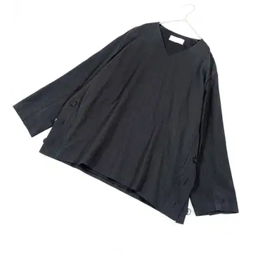 tac:tac 타크타크 풀오버 V넥 블라우스