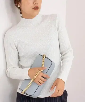 놀리즈소피 하이넥 니트 라메 리브 M 사이즈