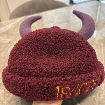 뿔 달린 버건디 모자 ROAR OMEGA ROAR