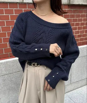 Thevon 보트넥 케이블 니트 네이비