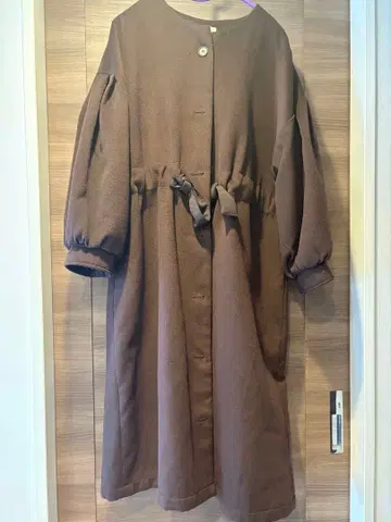 브라운 롱 코트 벌룬 슬리브