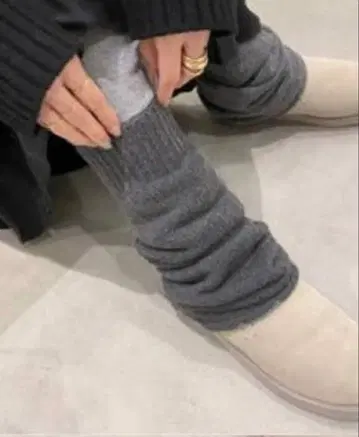 CARIAGGI 레그 워머 컬러 그레이