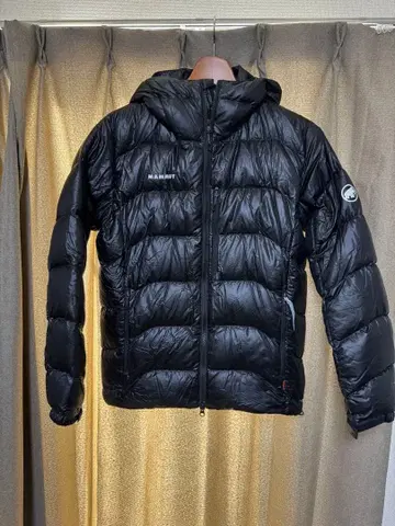 MAMMUT 블랙 다운 자켓