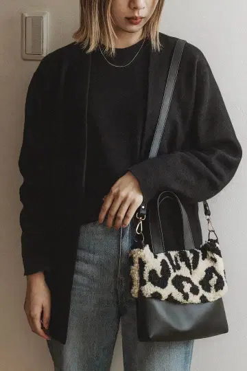 레오파드 무늬 보아 가죽 숄더백 핸드메이드