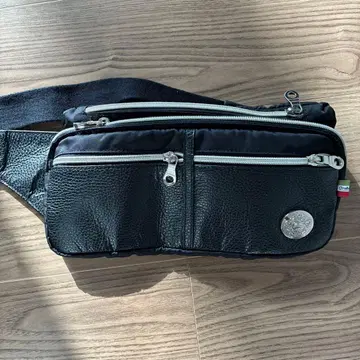 Orobianco 블랙 바디백