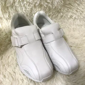 새상품급 MOOS BACHER 간호화 23.5cm