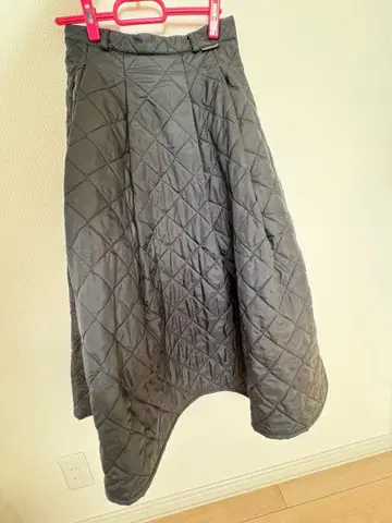 새상품급 LAVENHAM 퀼팅 플레어 롱 스커트 그레이