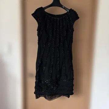 블랙 프릴 장식 캐주얼 드레스 미사용