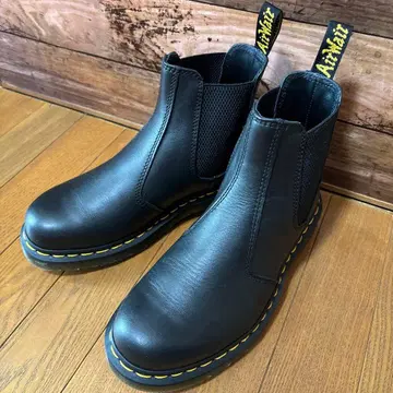 시착만 한 새상품급 닥터마틴 첼시 부츠 사이드고어 2976 UK4