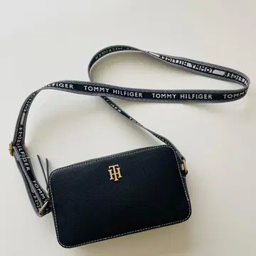[ 새상품급 ] TOMMY HILFIGER 숄더백 블랙 TH 로고