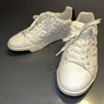 ZARA SS 2022 스니커즈 사이즈 41 엠보 스타일리시 레어