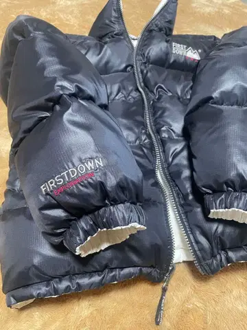 퍼스트 다운 블랙 & 화이트 다운 자켓