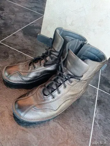 스트로버 브라운 가죽 워크 부츠