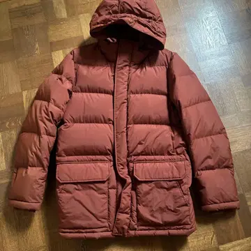 유니클로 버건디 후드 부착 다운 자켓