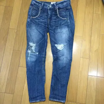 데미지 가공 스터드 부착 데님 팬츠