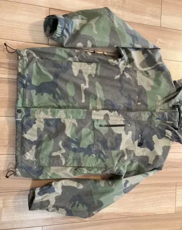 The North Face 카모플라쥬 후드 자켓