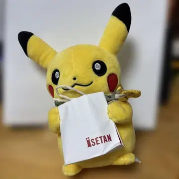 피카츄 이세탄 한정 봉제 인형