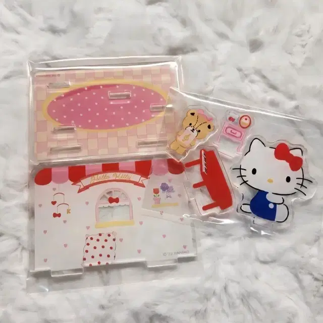 헬로키티 아크릴 스탠드