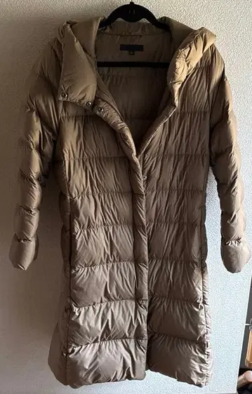 유니클로 롱 다운 브라운 계열