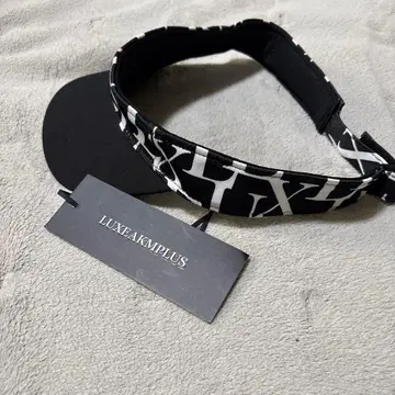 LUXEAKIMPLUS 바이저 블랙/화이트