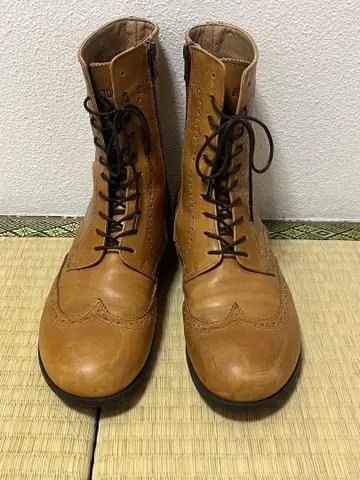 Birkenstock 브라운 레이스업 부츠