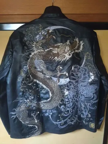 새상품급 카라쿠리타마시 가죽 재킷