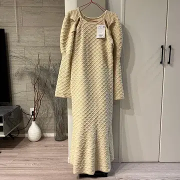 새상품 VIS 크로스 자카드 다이아몬드 롱 니트 원피스 F 키나리