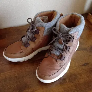 SOREL 브라운 하이컷 부츠