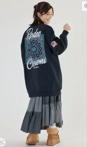 로데오 크라운 반다나 패치 맨투맨 원피스 BLACK 미니 원피스