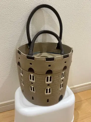 키타무라 성 디자인 베이지 핸드백