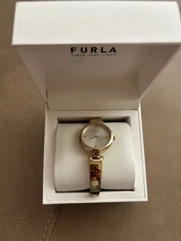 FURLA 골드 손목시계 쿼츠