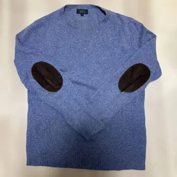 A.P.C. 그레이 니트 스웨터 팔꿈치 패치 포함
