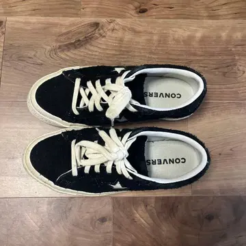 CONVERSE 블랙 스웨이드 스니커즈