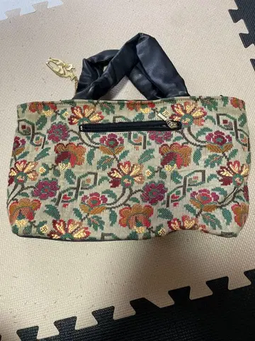 레트로 꽃무늬 자수 디자인 핸드백