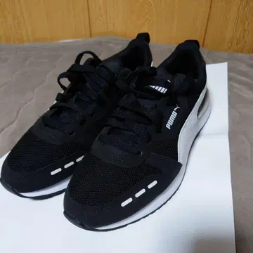 PUMA 메쉬 스니커즈 블랙/화이트 스니커즈