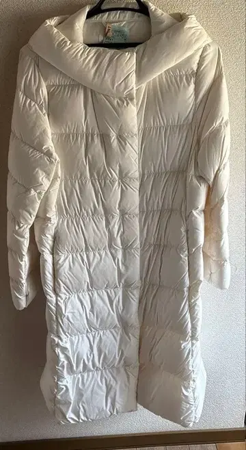 유니클로 다운 롱 코트 화이트