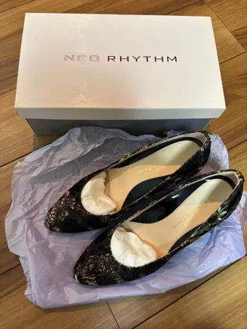 새상품급 네오리즘 펌프스 24cm 파티 2차 모임