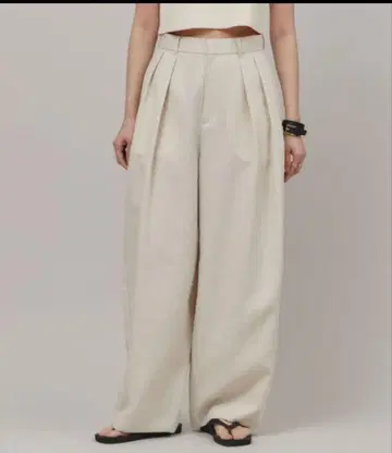 캘런솔로지 플레인 투턱 팬츠 아이보리 사이즈 38