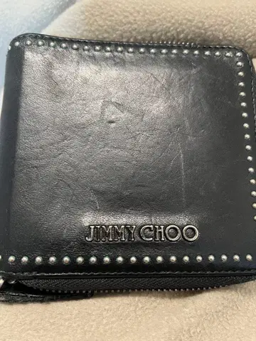 JIMMY CHOO 스터드 부착 접이식 지갑